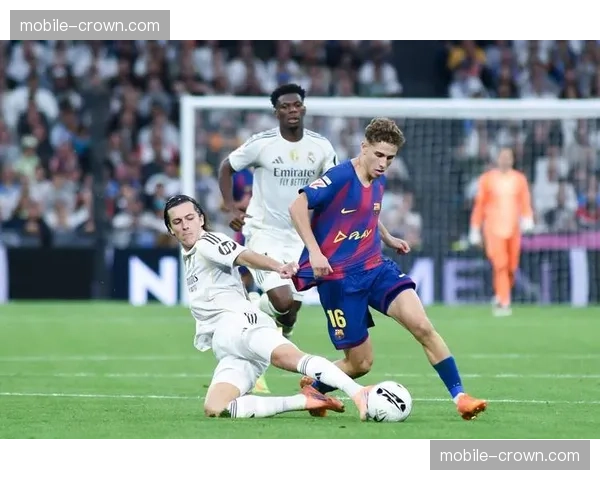 战术复盘:国家德比中皇马针对巴萨左后卫巴尔德的前压策略 战术复盘:国家德比中皇马针对巴萨左后卫巴尔德的前压策略